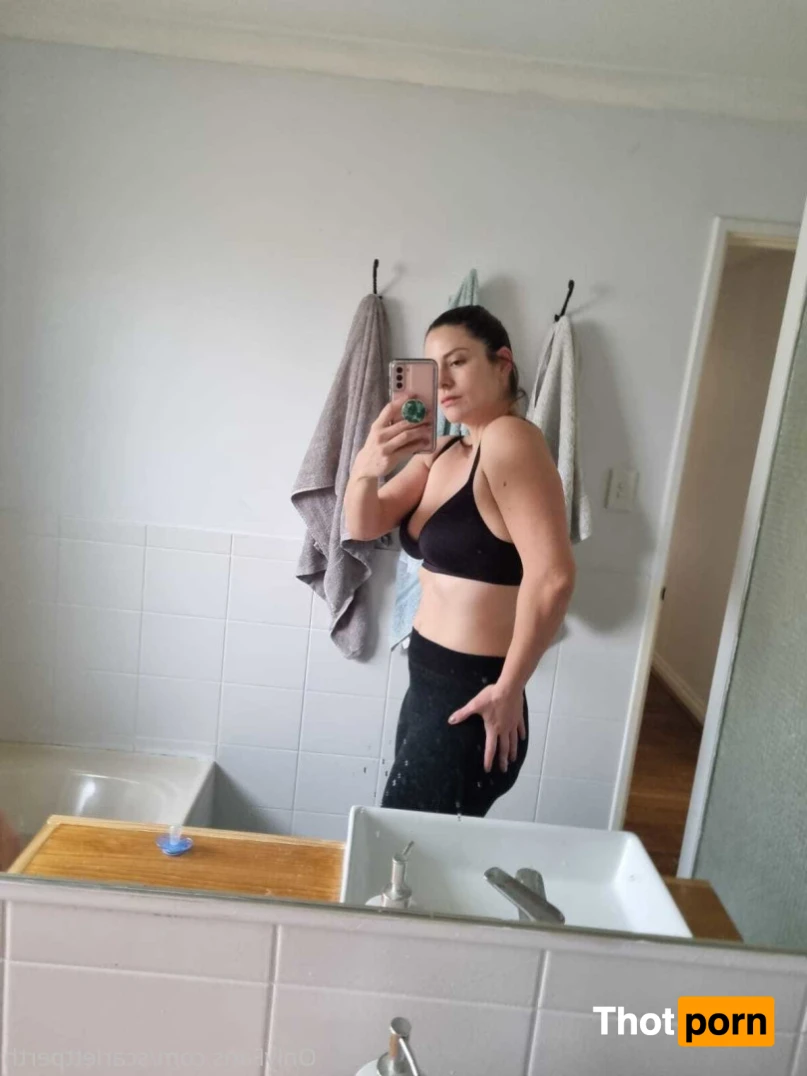 Aussie Lily Fox Perth 16355102