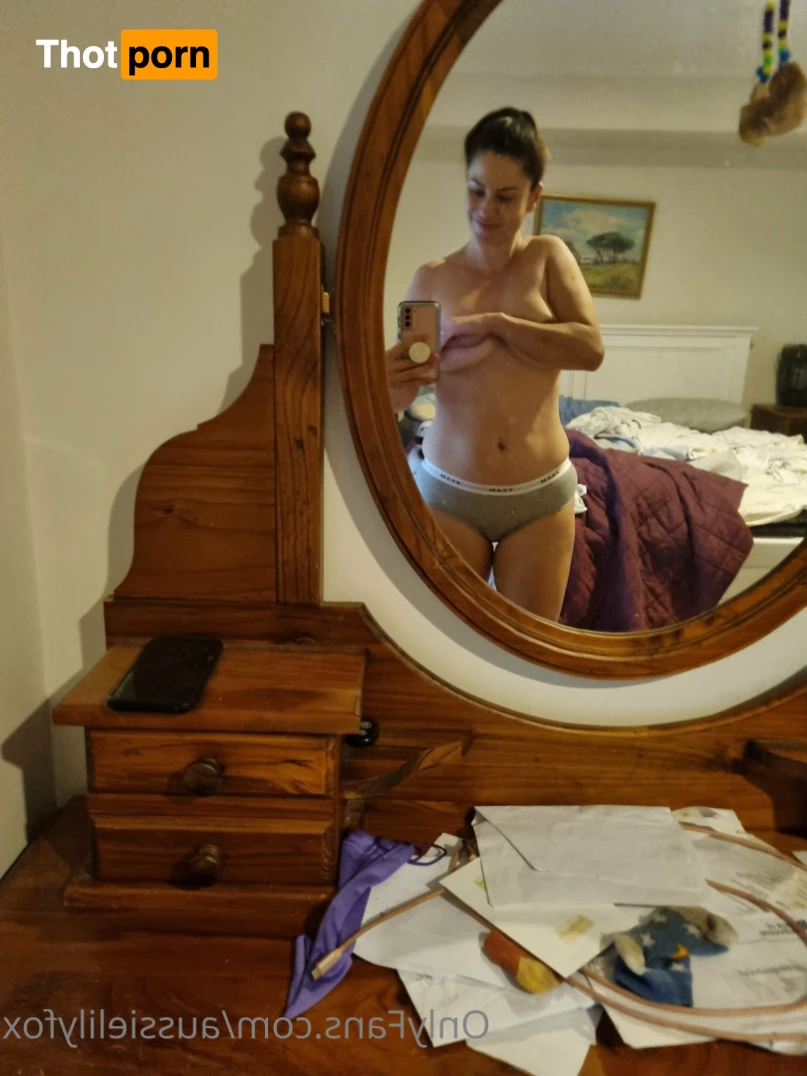 Aussie Lily Fox Perth 16356339