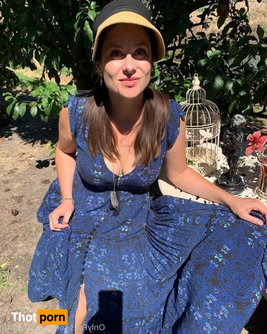 Aussie Lily Fox Perth 16357028