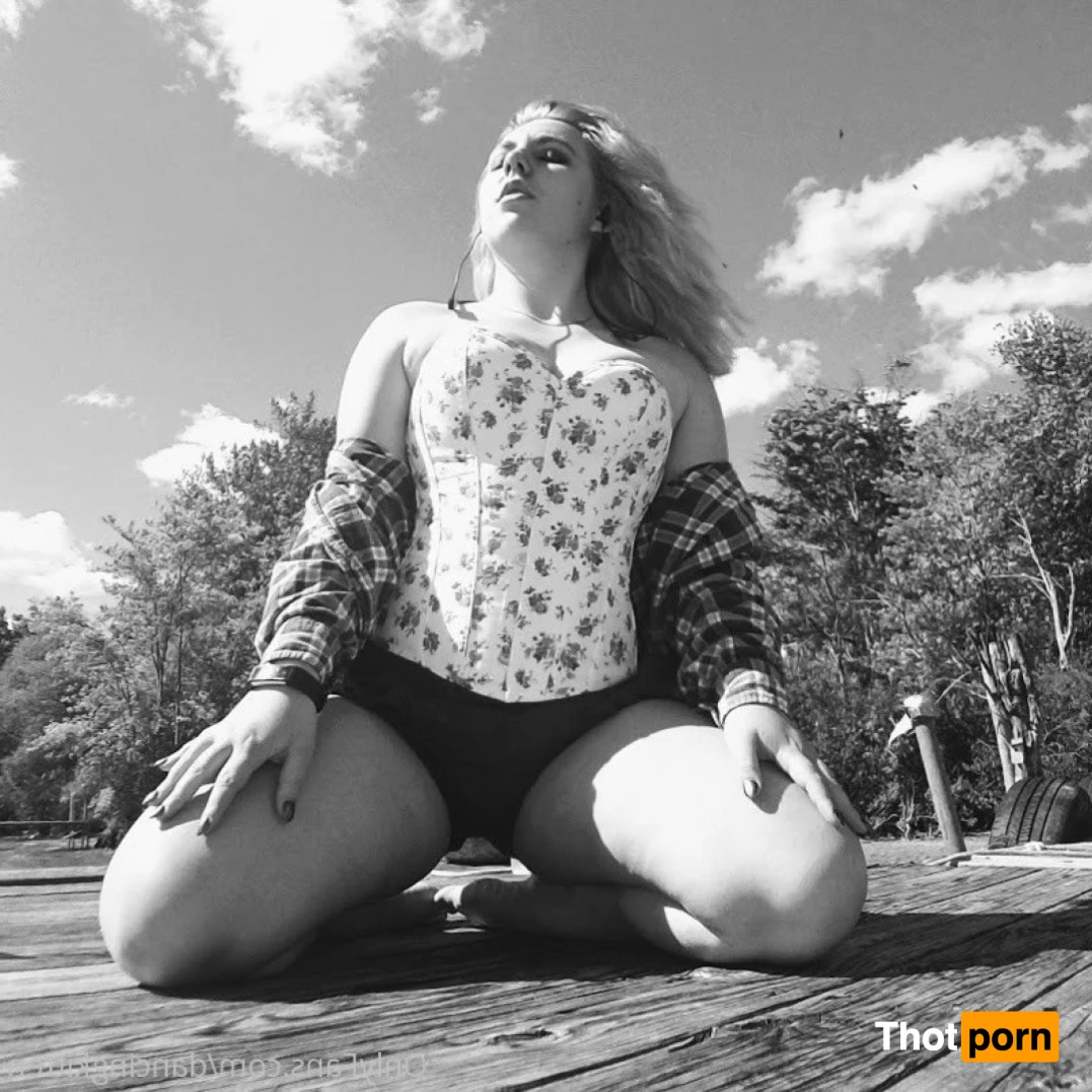 Claire Johnson 15736643