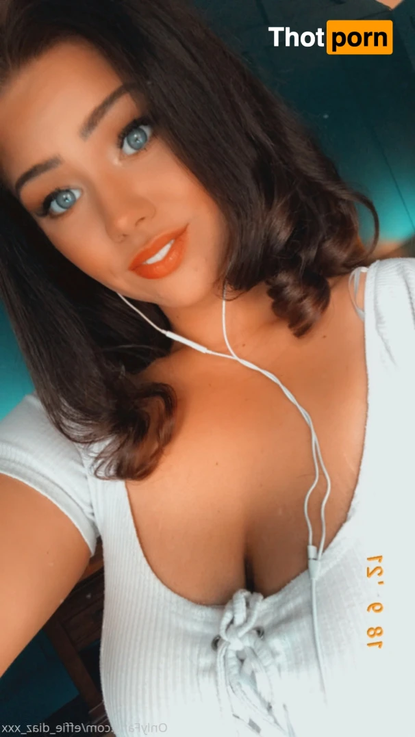 🎀 Effie Diaz 🎀 16552728