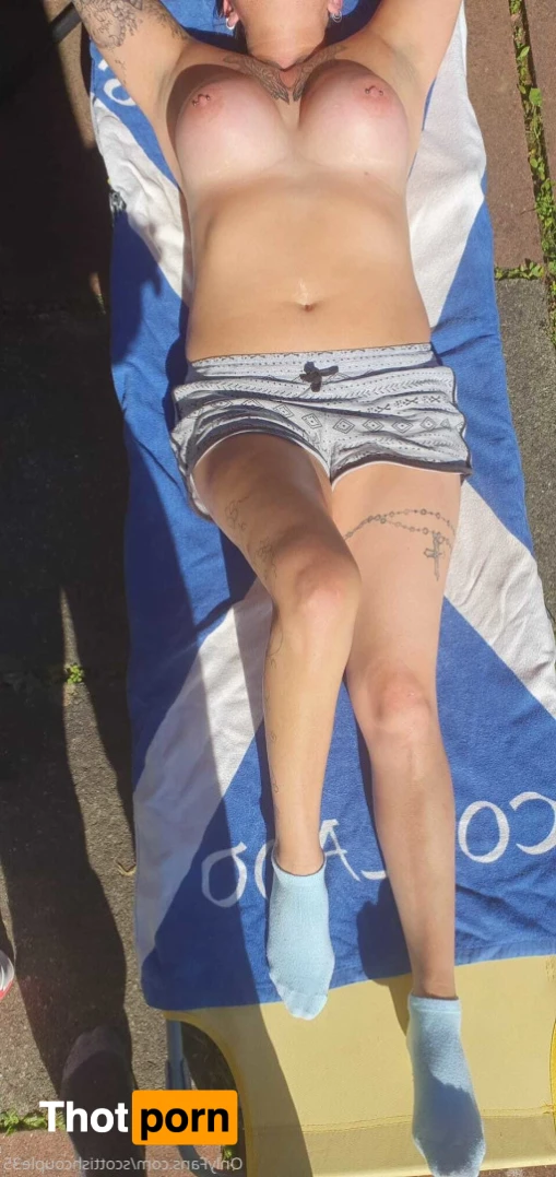 scottishcouple35 16377980