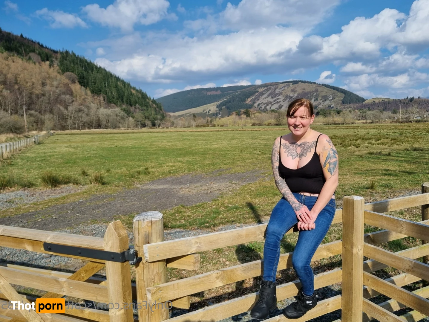 scottishcouple35 16378014