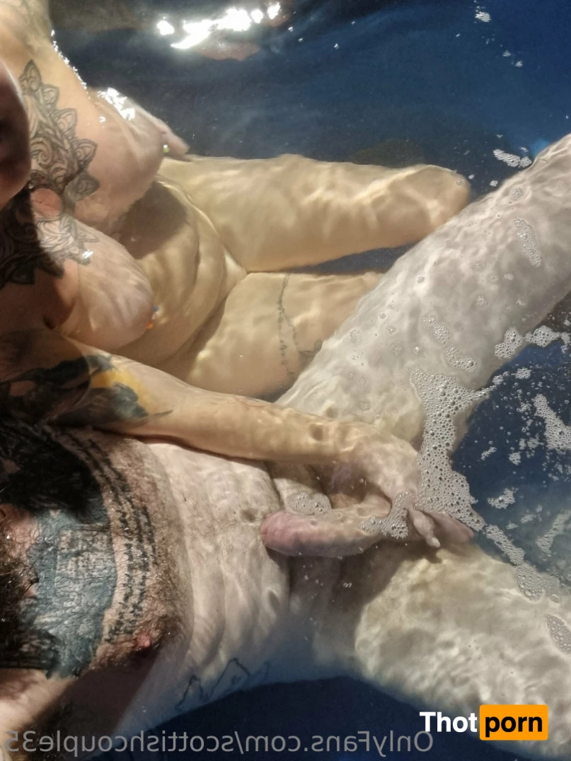 scottishcouple35 16378056