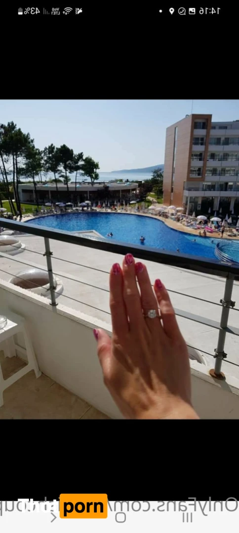 scottishcouple35 16378148