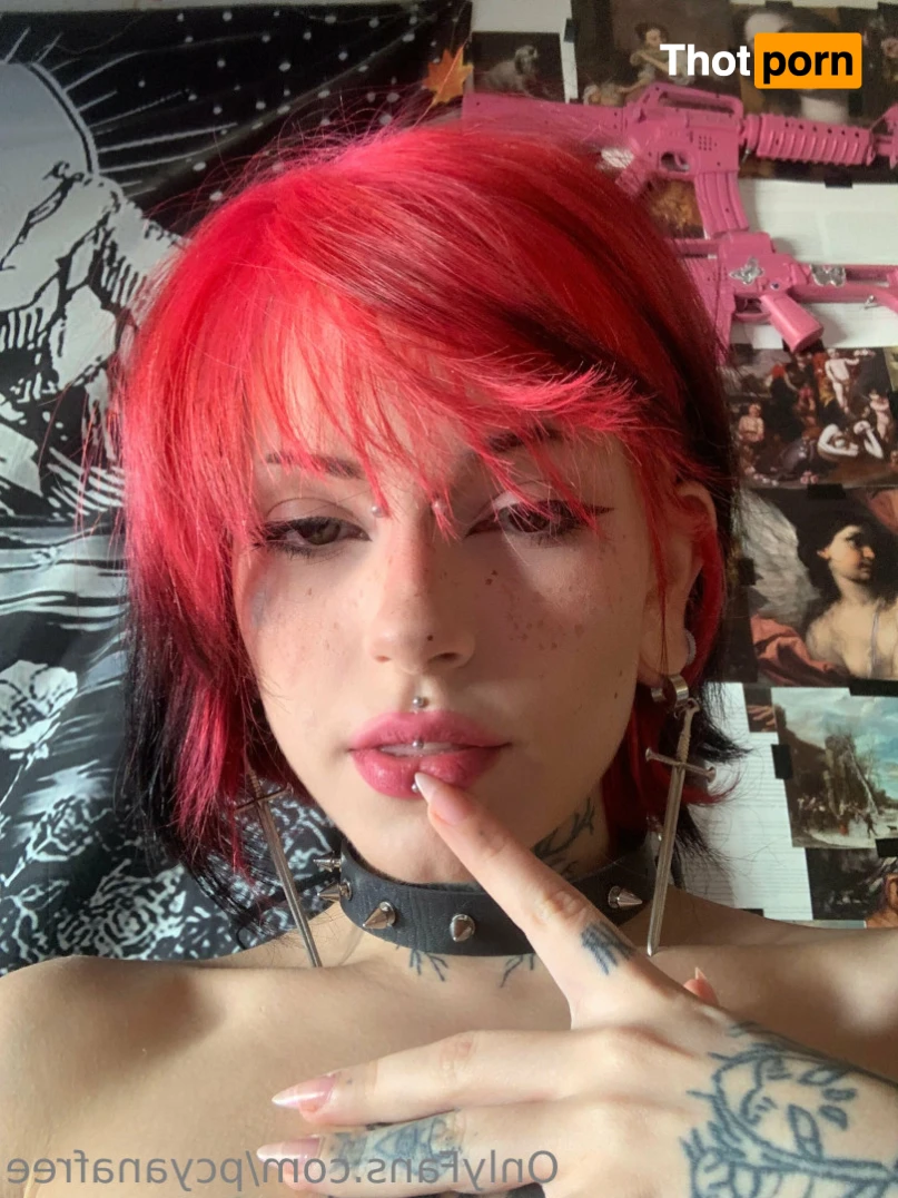 Sandi 🧛🏻‍♀️ 12371813