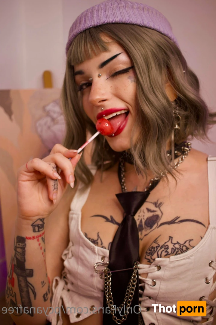 Sandi 🧛🏻‍♀️ 12374585