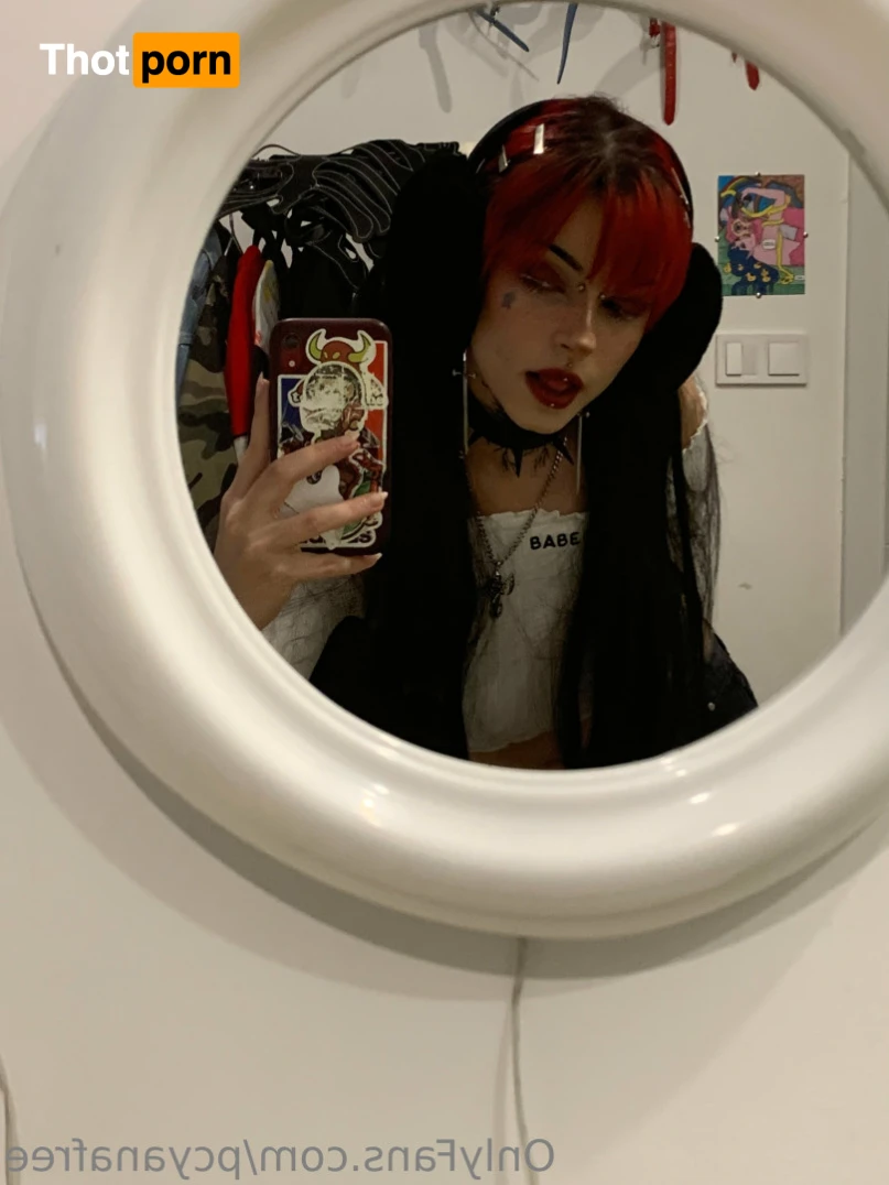 Sandi 🧛🏻‍♀️ 12378433