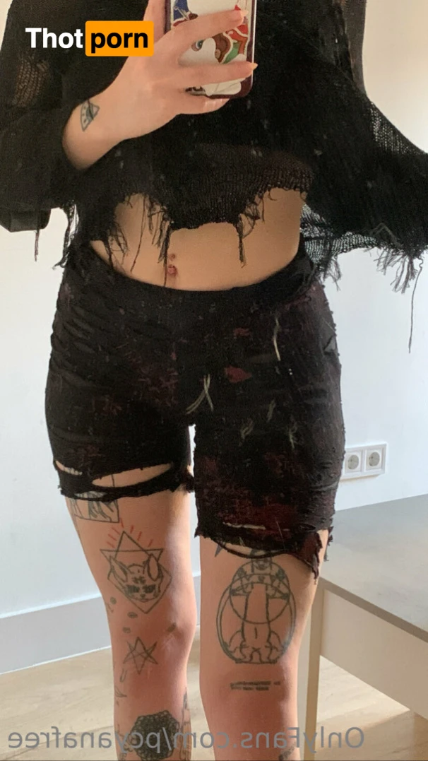 Sandi 🧛🏻‍♀️ 12401820