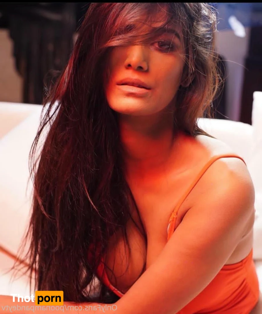 Poonam Pandey 13585428