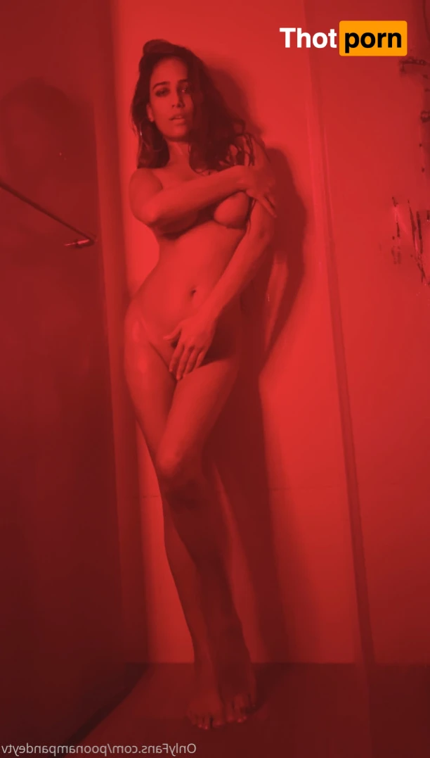 Poonam Pandey 13587495