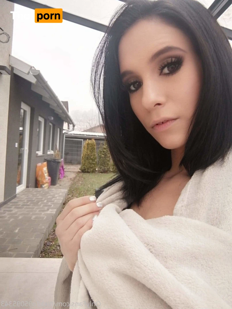 nikkifo95095343 13838612