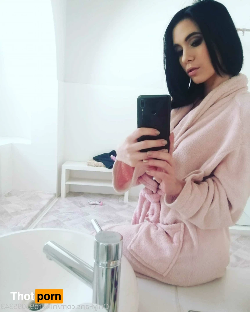 nikkifo95095343 13839704