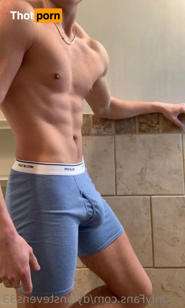 D Stevens 👅 14813738