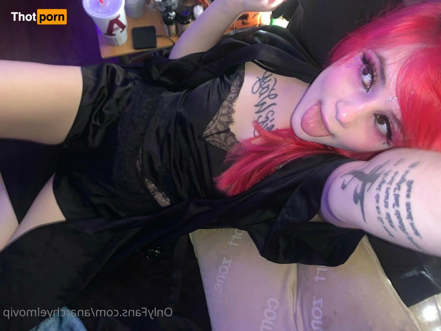 𝓐𝓷𝓪𝓻𝓬𝓱𝔂 𝓔𝓵𝓶𝓸 11730127