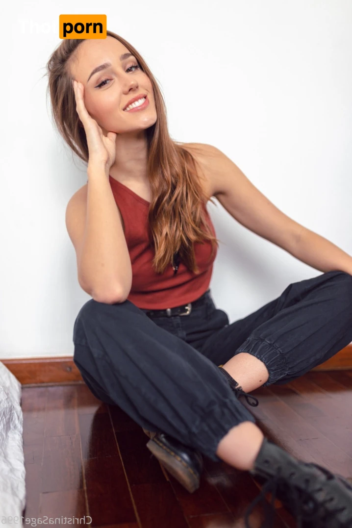 christinasage1996 15064117