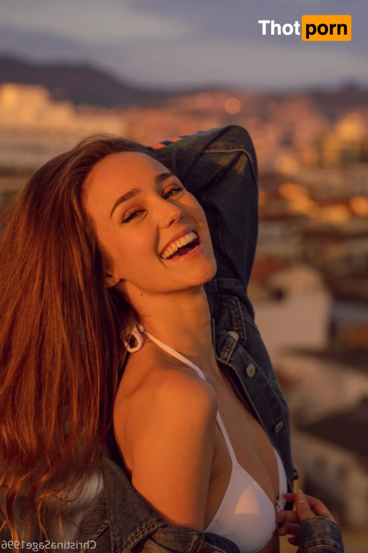 christinasage1996 15064703