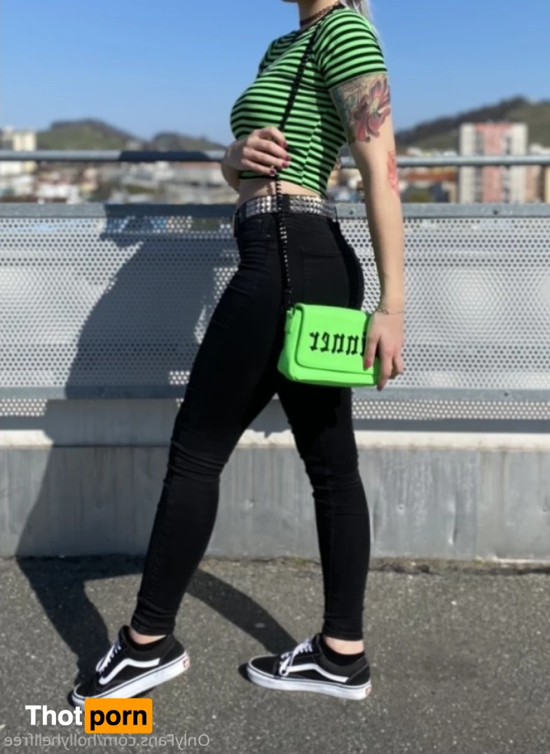 🧁•𝓗𝓸𝓵𝓵𝔂•🧁 15154868