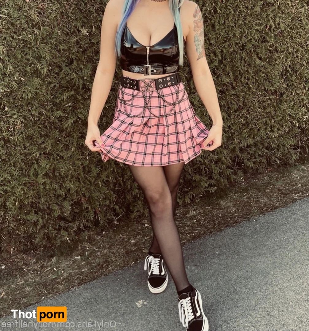 🧁•𝓗𝓸𝓵𝓵𝔂•🧁 15156911