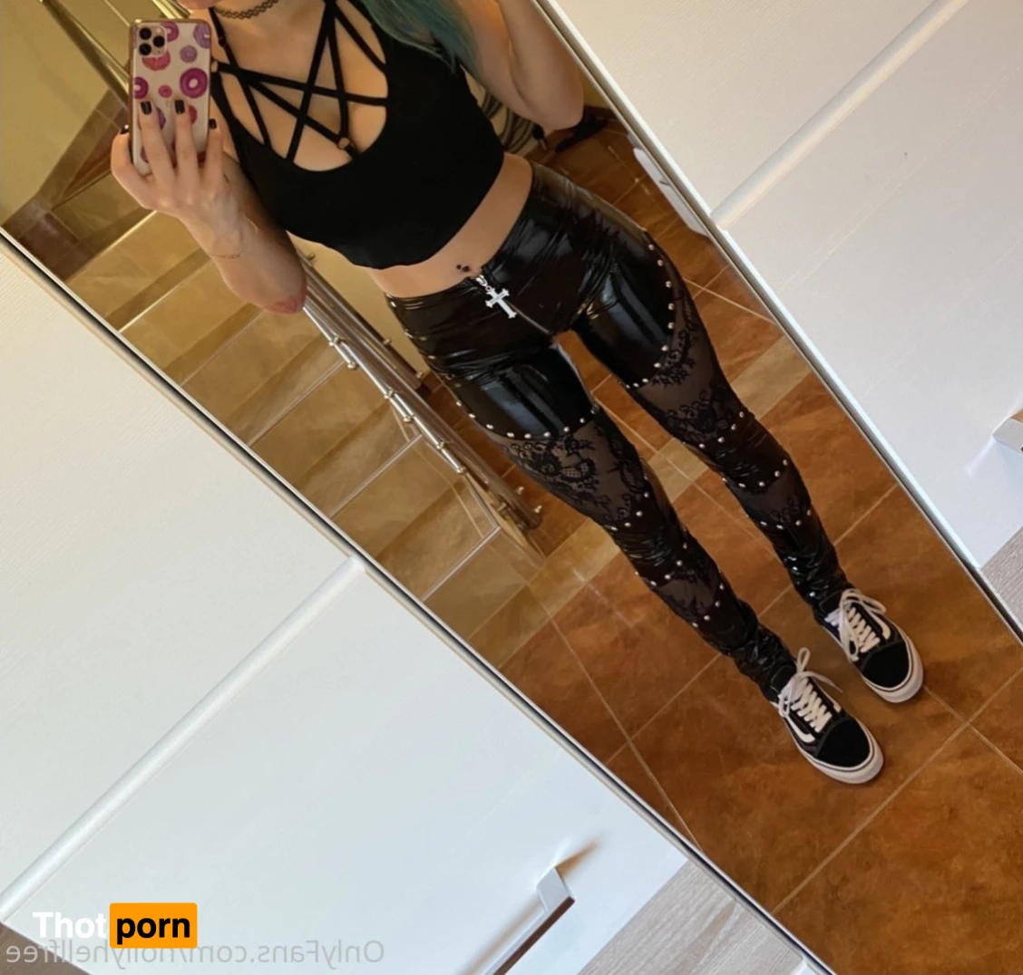 🧁•𝓗𝓸𝓵𝓵𝔂•🧁 15283475