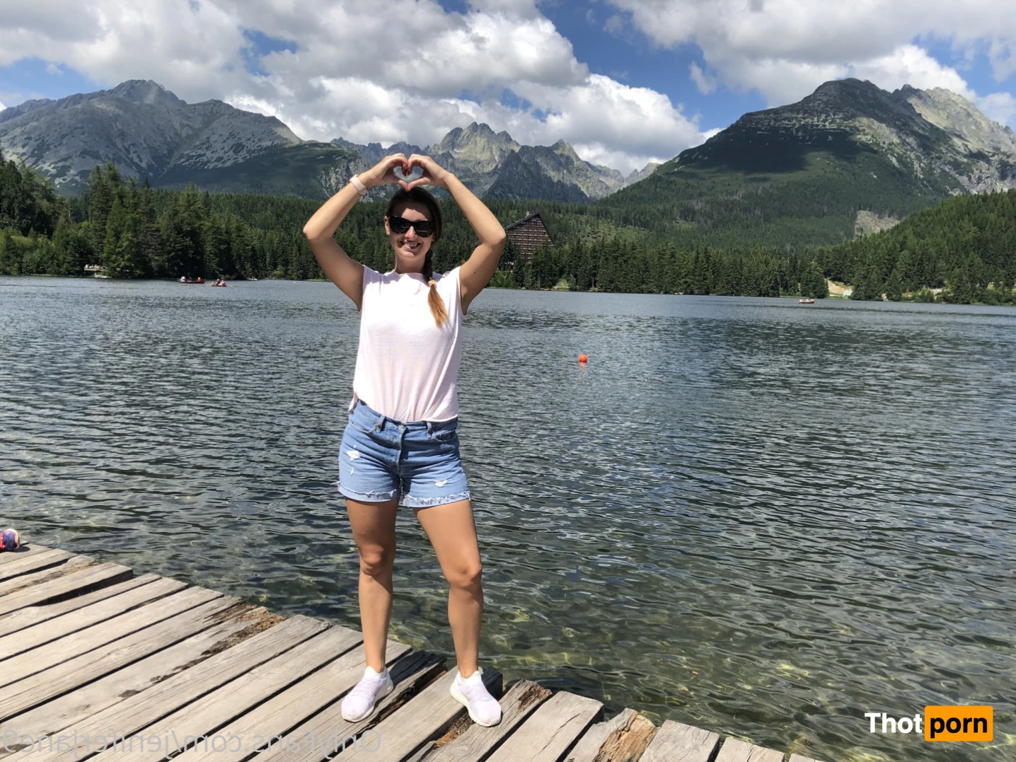 Jenifer Jane 16046484