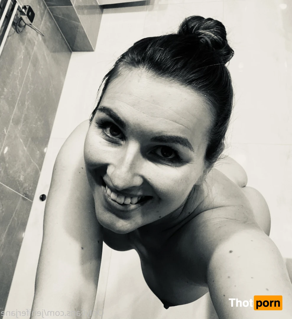 Jenifer Jane 16046635