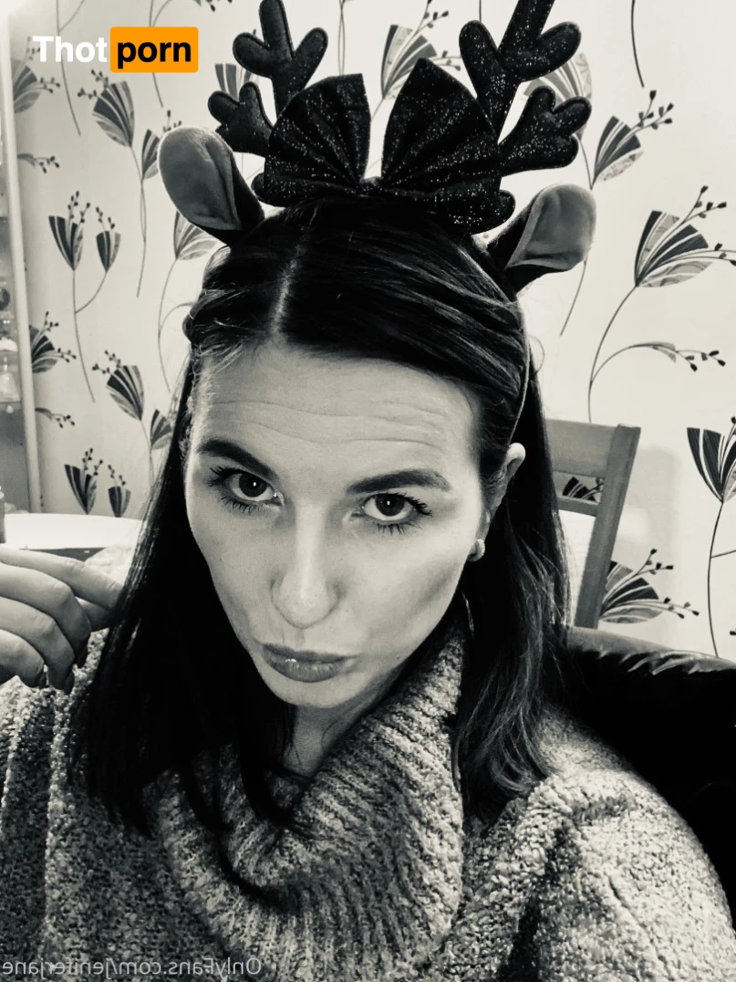 Jenifer Jane 16046692