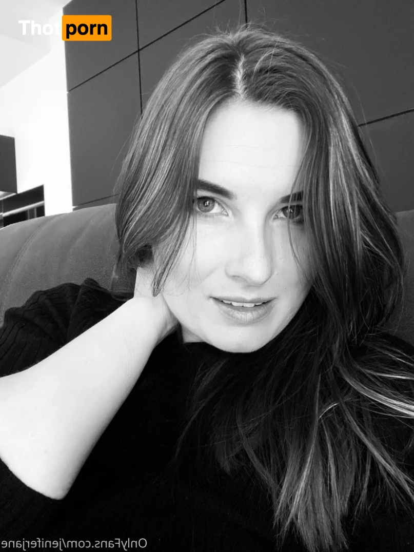 Jenifer Jane 16046715