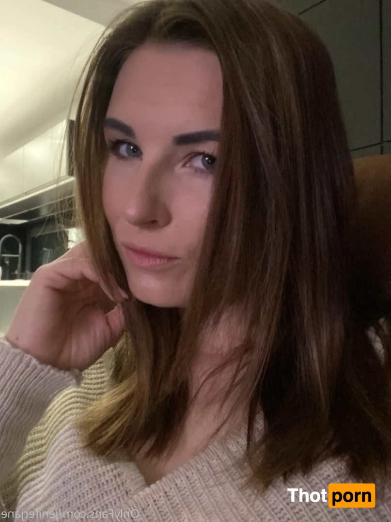 Jenifer Jane 16046728