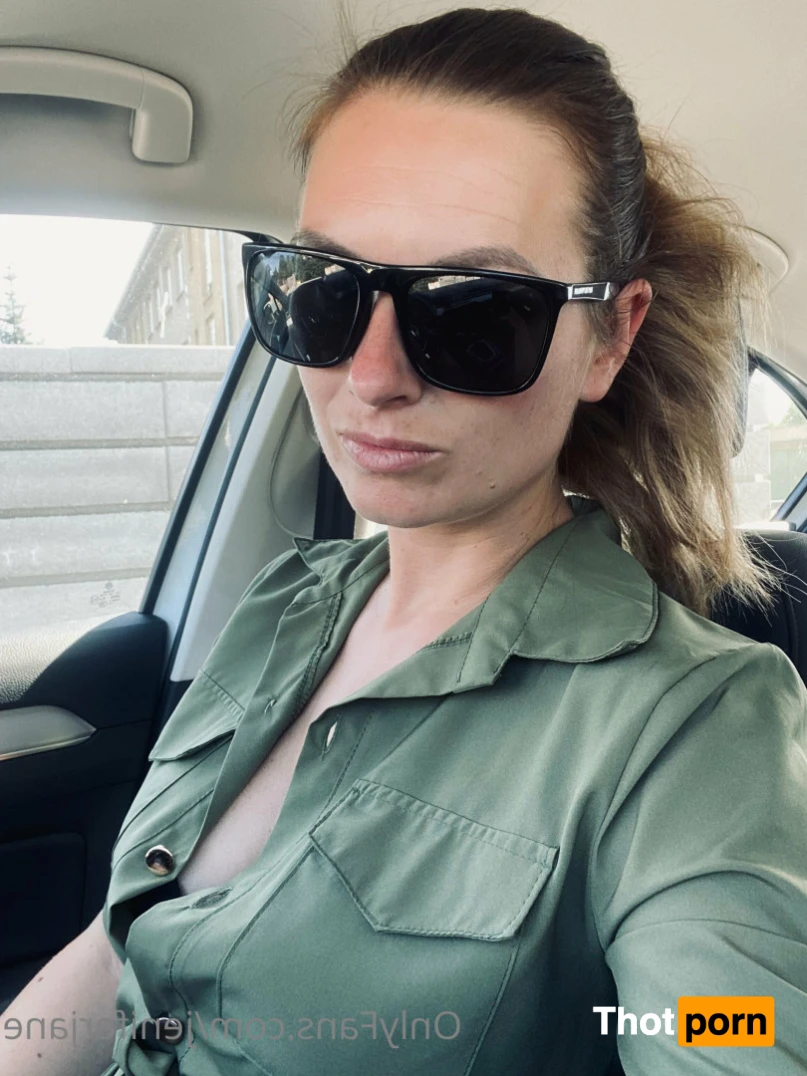 Jenifer Jane 16046786