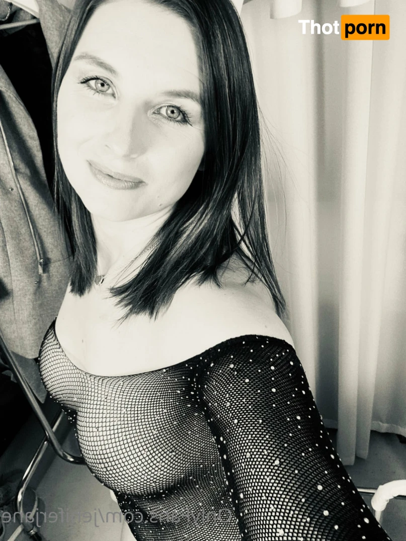 Jenifer Jane 16046953