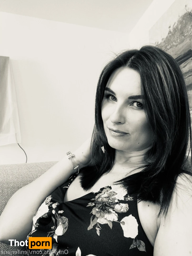 Jenifer Jane 16047281