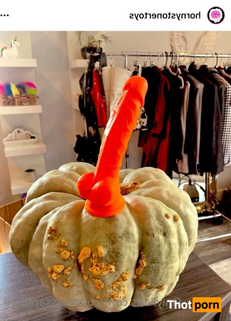 Ms. Sapphire Blue 14574369