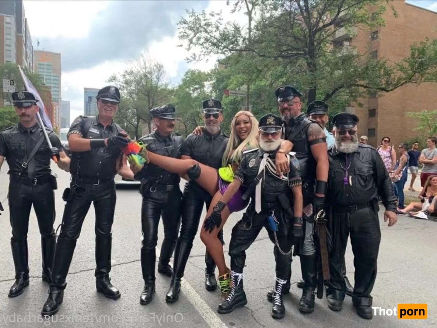 fenixsugarbaby 13732082