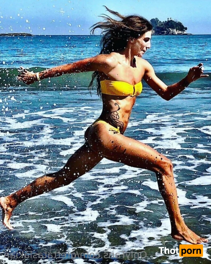 Gretta Taslakian 16389631