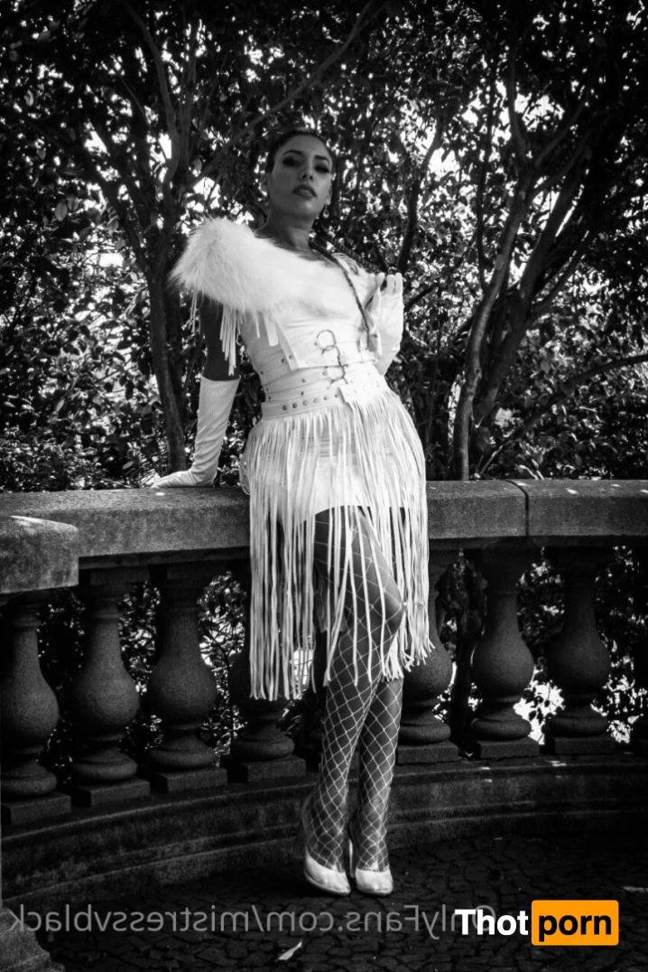 Mistress V Black 14607928