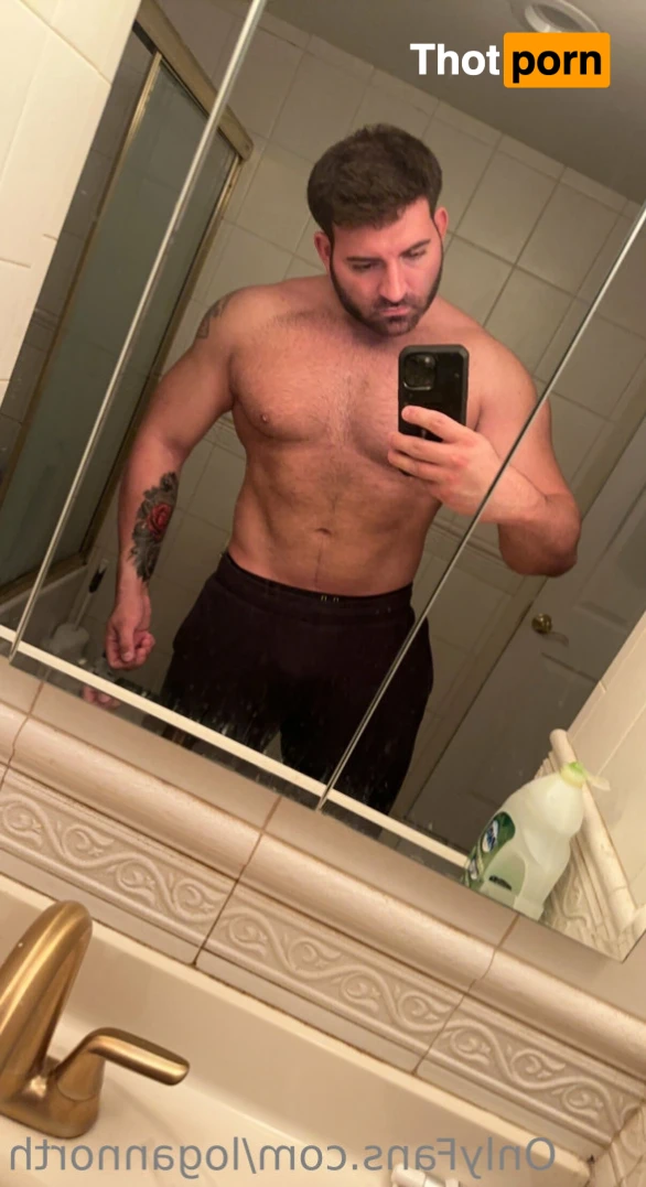 Logan North 16038407