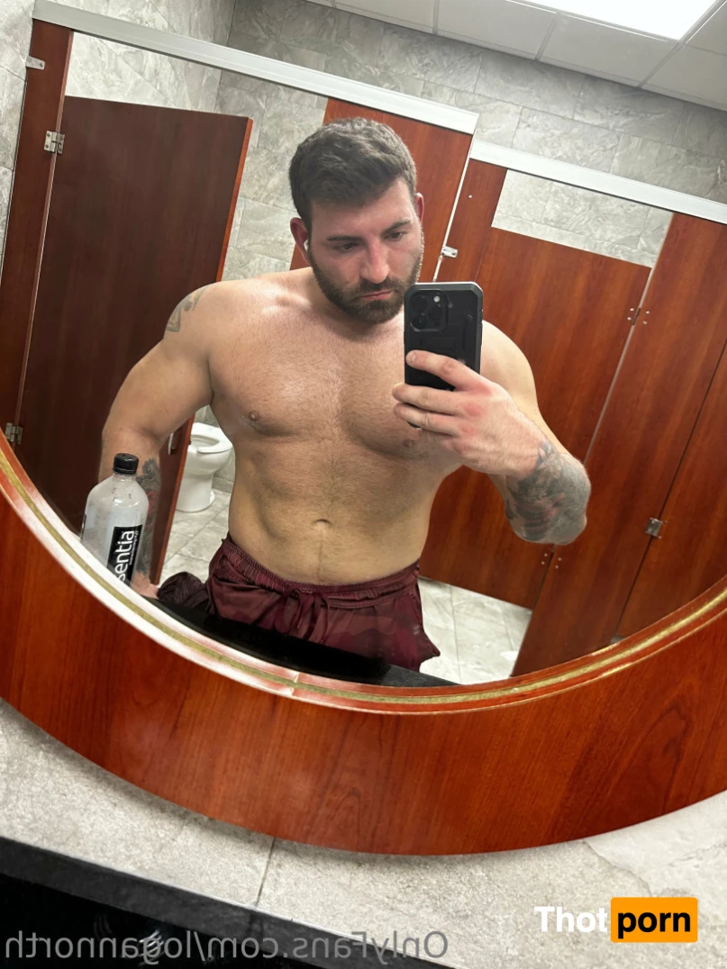 Logan North 16039569