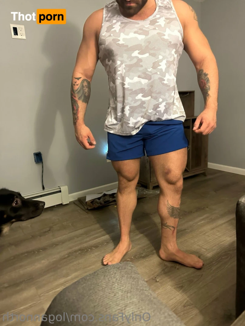 Logan North 16045703