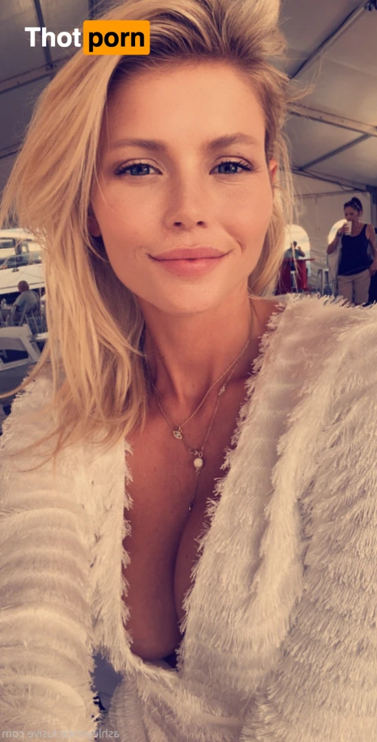 ⭐️𝗔𝘀𝗵𝗹𝗲𝘆 𝗦𝗼𝘂𝘁𝗵𝗲𝗿𝗻 𝗕𝗲𝗹𝗹𝗲⭐ 🇺🇸🎙️📺👙Lets chat 13056526