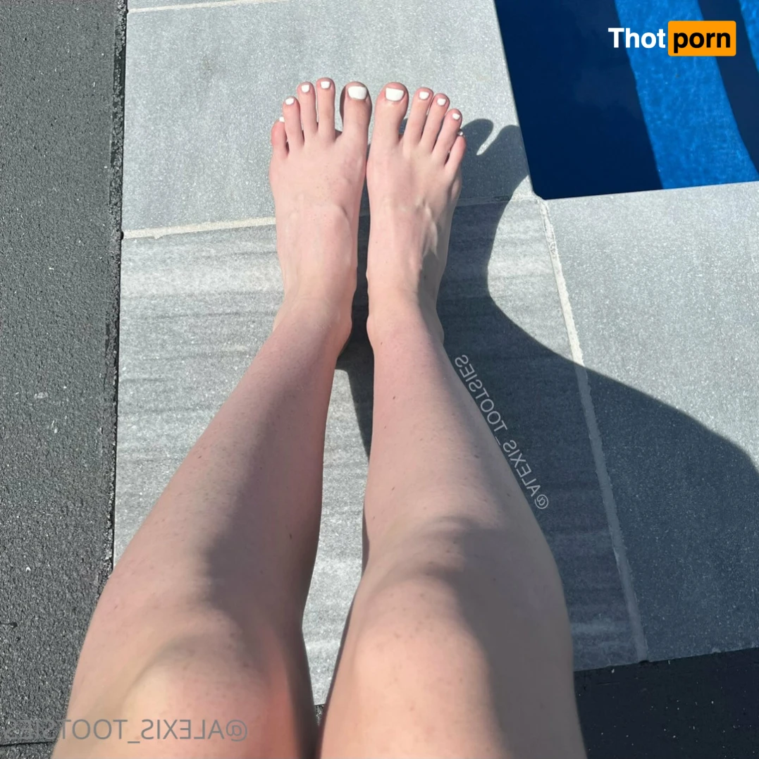 Alexis_tootsies 14754205
