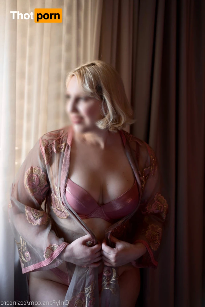 Lora Carmichael - Built to be Bent Over 14086331