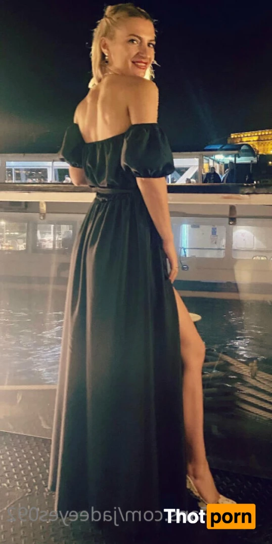 jadeeyes092 15940790