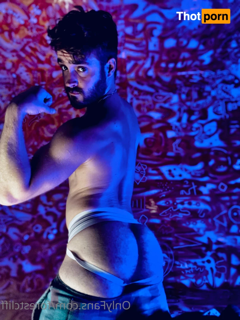 ForestCliff 13167391