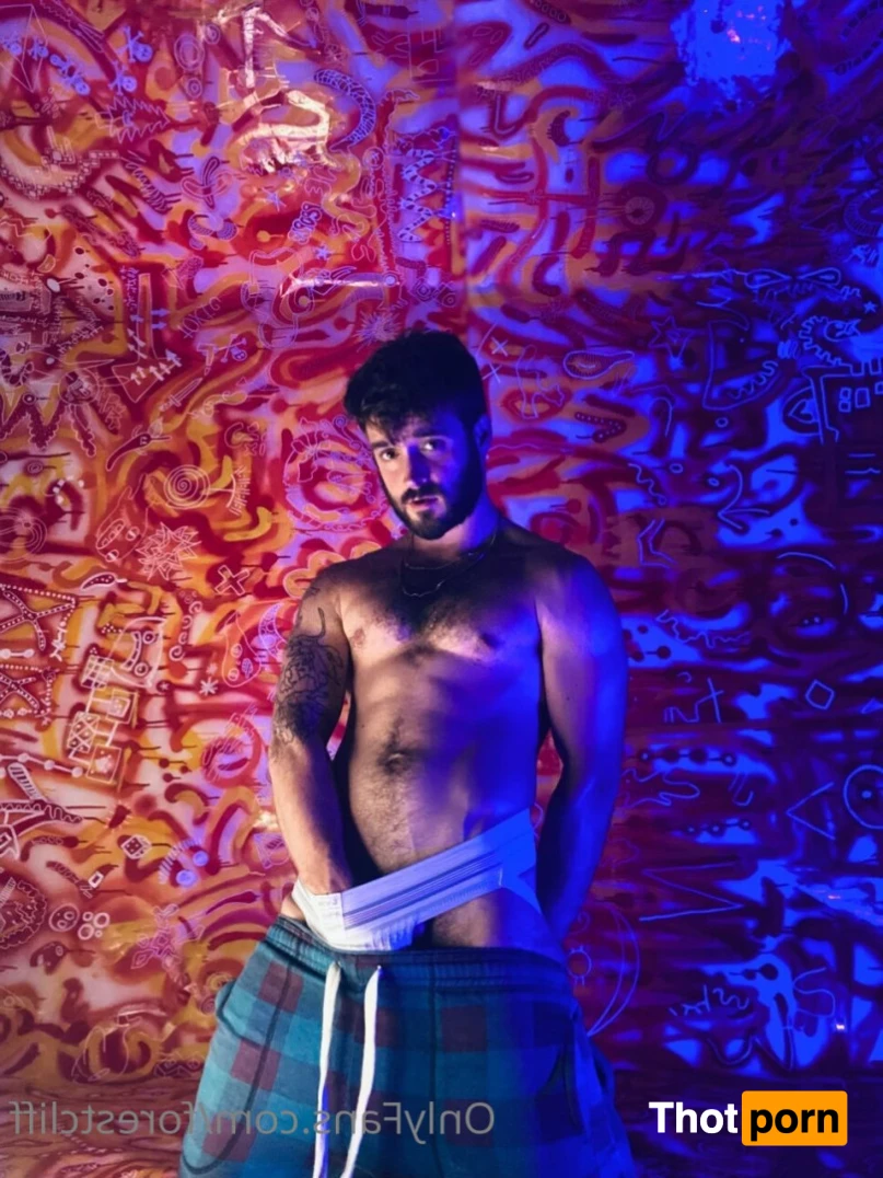 ForestCliff 13167957