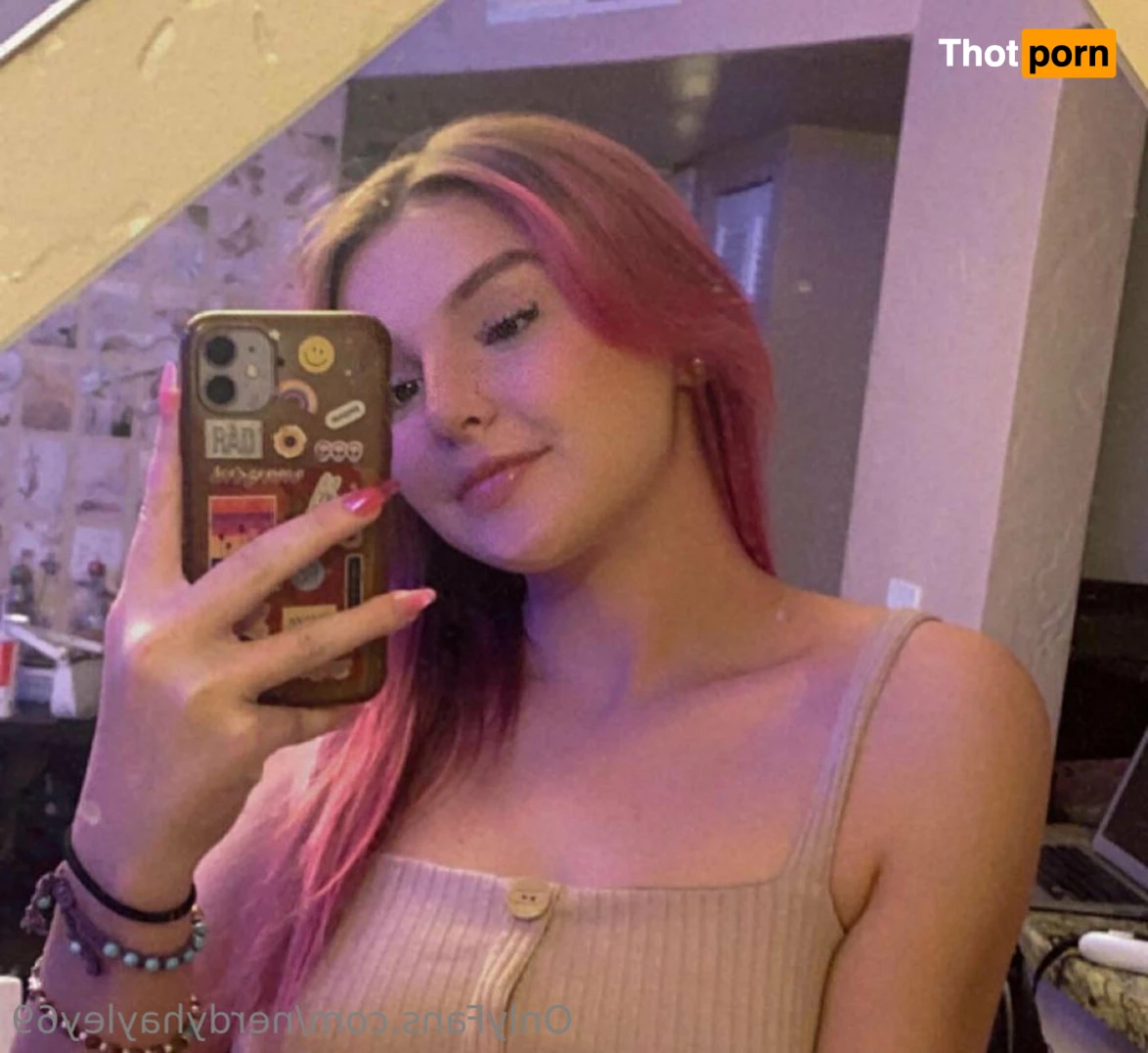 nerdyhayley69 11075522