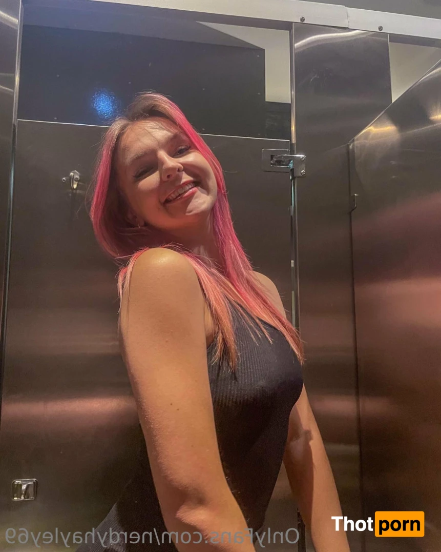 nerdyhayley69 11088000