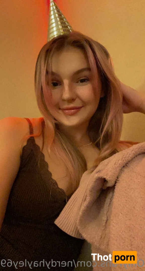 nerdyhayley69 15172418