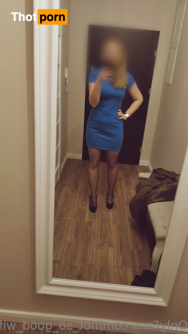 Naughty Wife 13722610