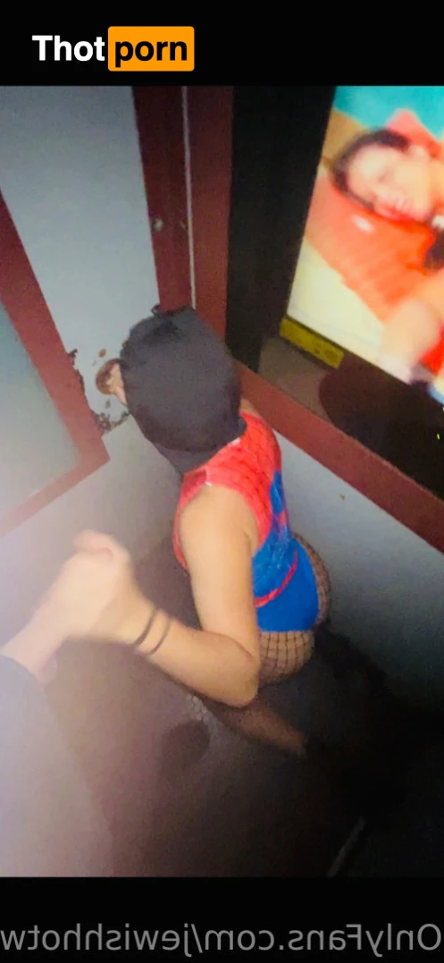 JewishHotWife 16031185